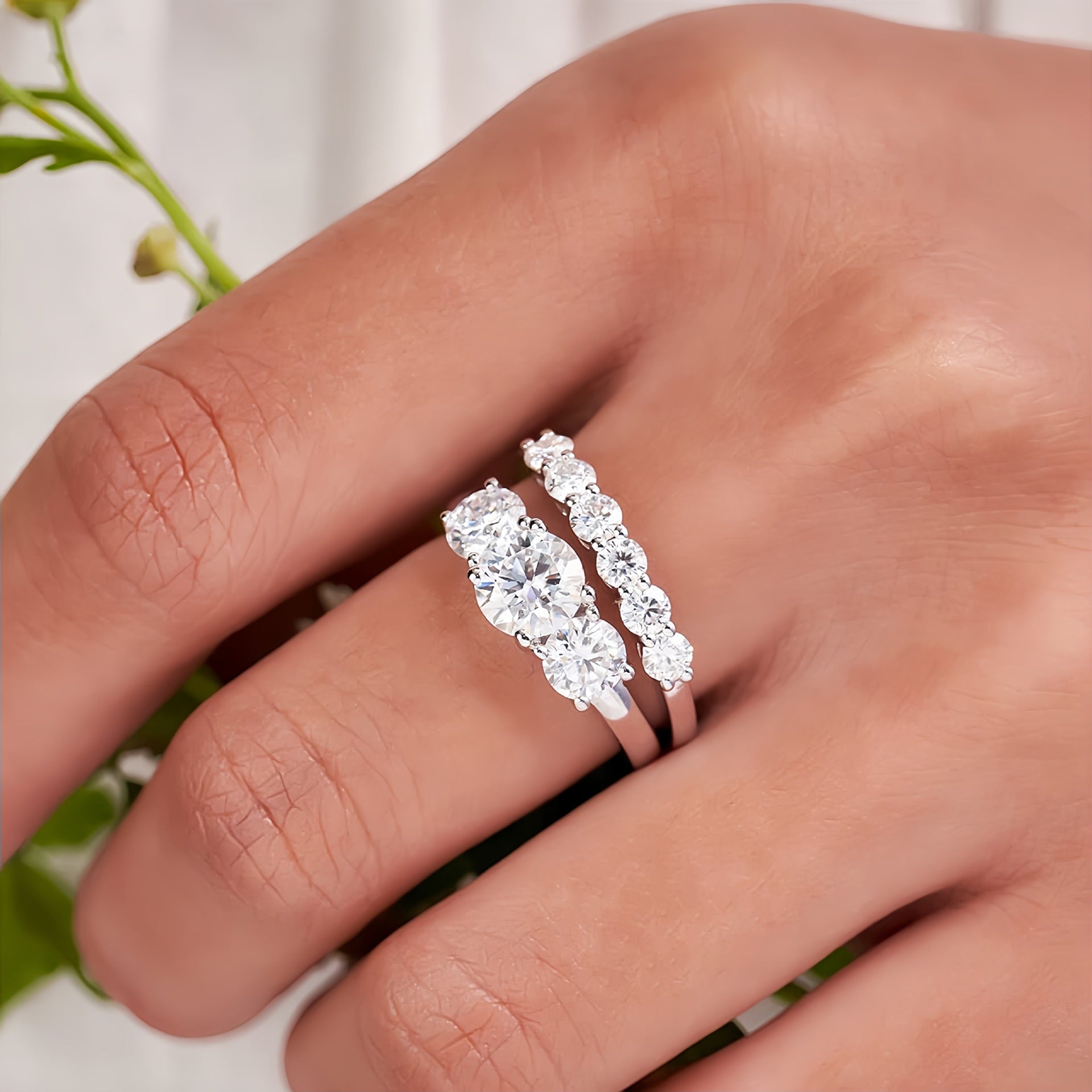 Hot-Selling Copper Moissanite Ring: Elegant Three-Stone Claw-Set Design – Perfect Fashion Jewelry Gift for Any Occasion