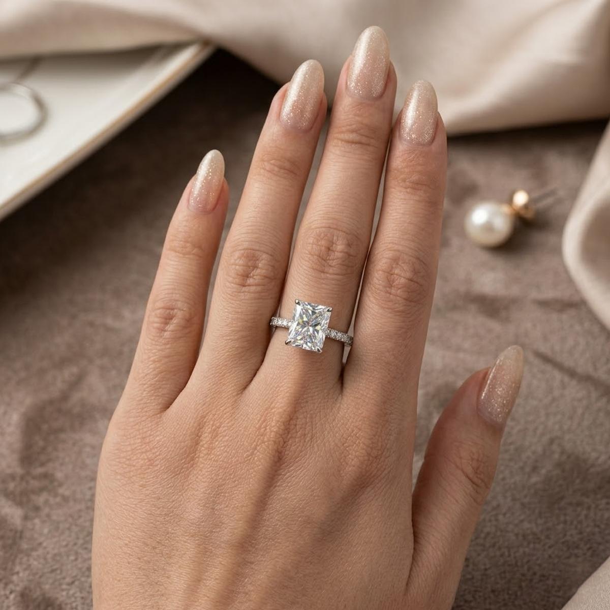 Dazzling VVS1 Moissanite Ring – Rare Radiant Cut, 925 Silver Women's Ring with Maximum Brilliance