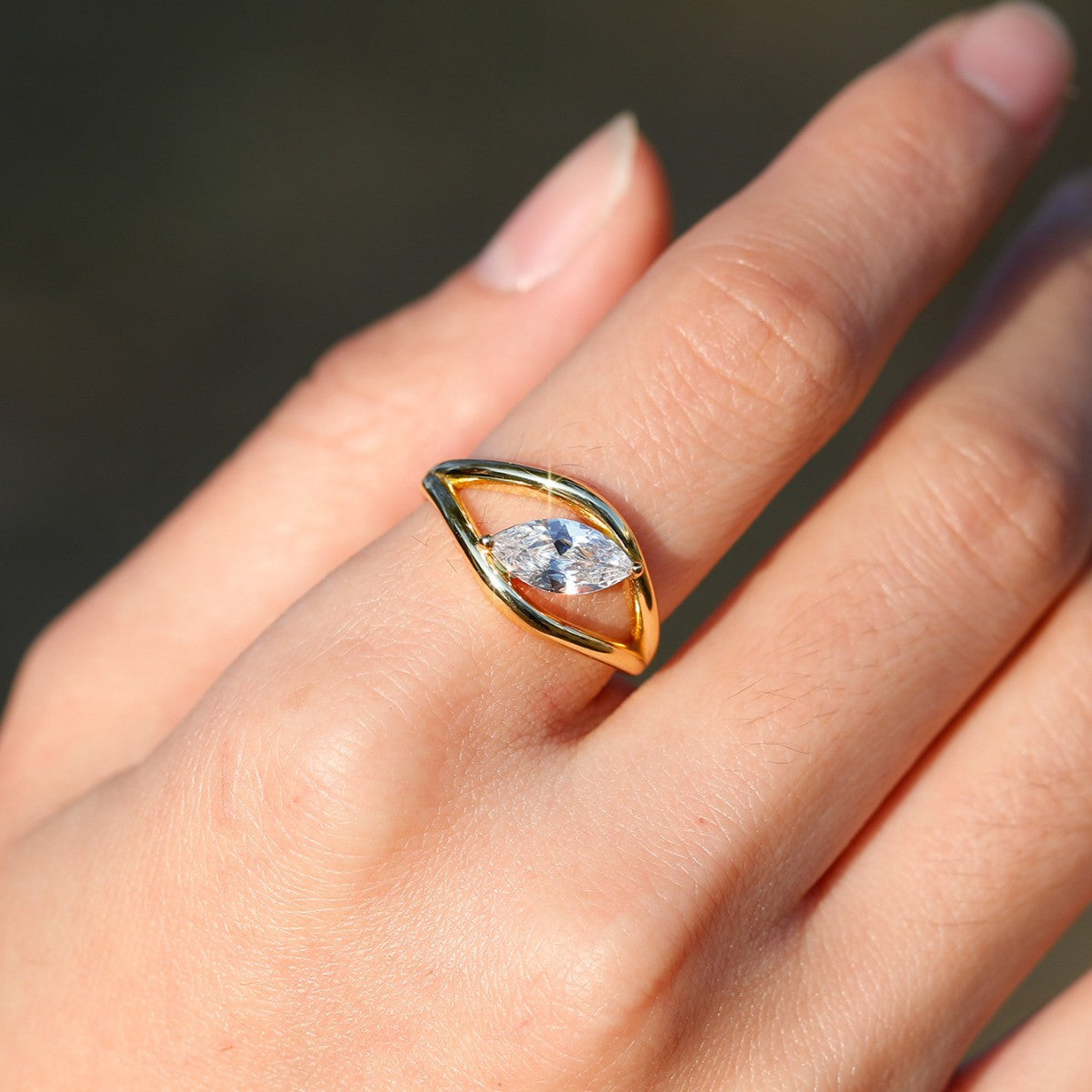 Moissanite hollow ring unique design personality fashion luxury single ring