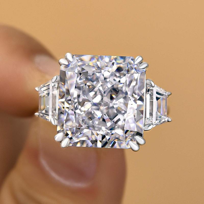 Luxury 12ct Radiant-Cut Three-Stone Engagement Ring in 925 Sterling Silver – Ajustable 5A Cubic Zirconia Sparkle for Her